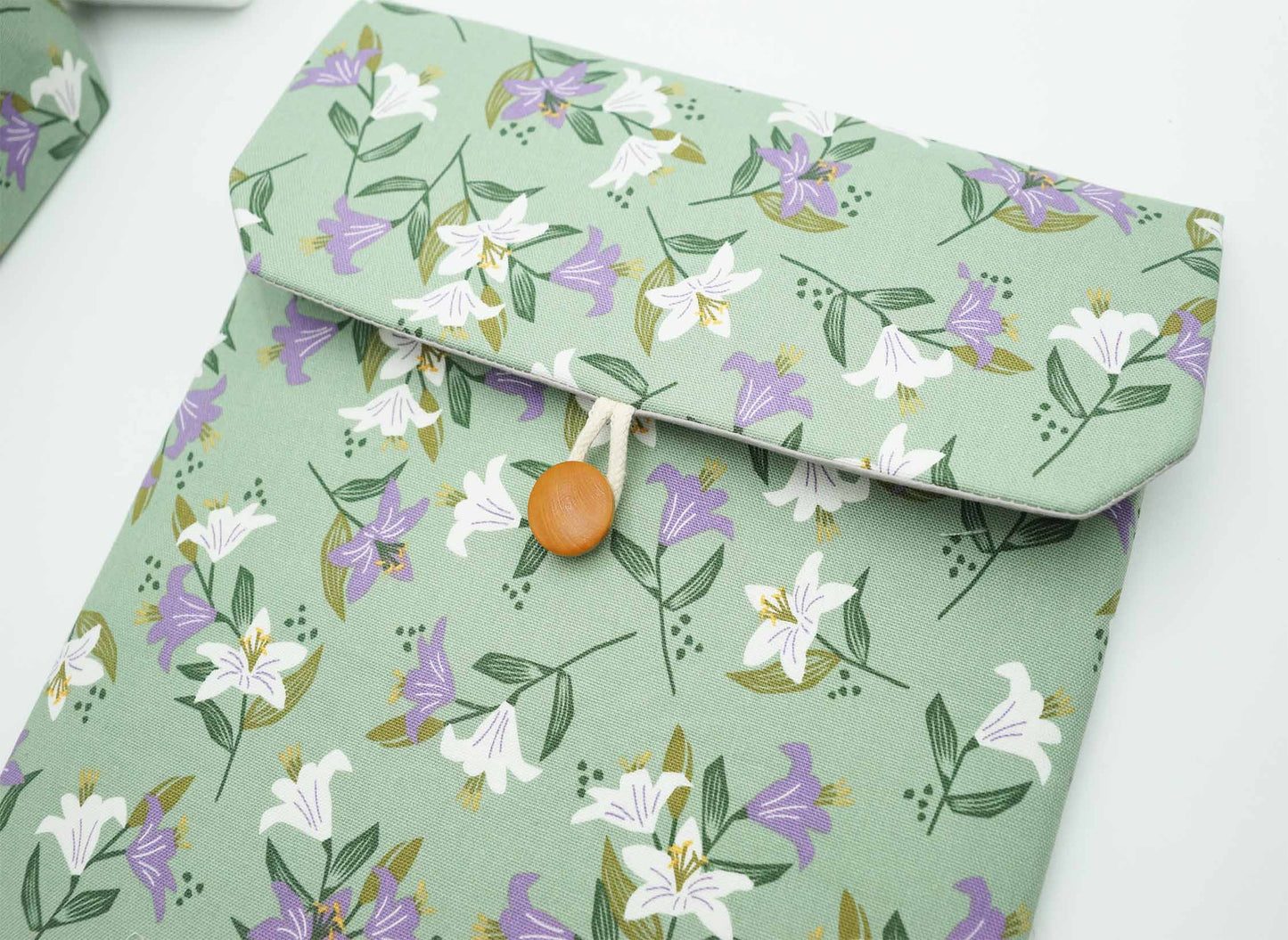 Madonna Lily Laptop MacBook Sleeve (4 sizes)